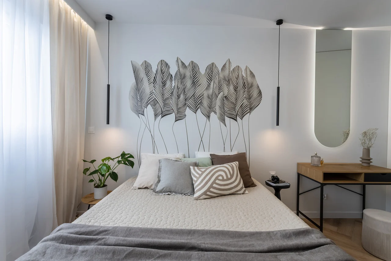 How to earn money on the weekend? Wall printing as a side job on your own terms