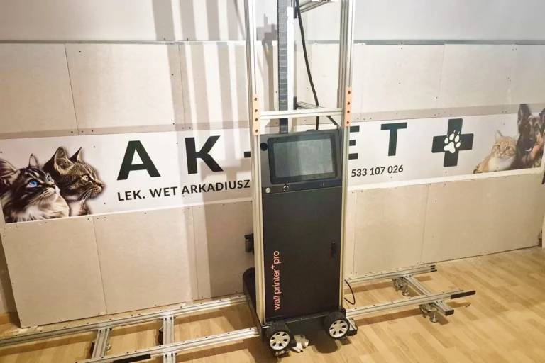 Jaką drukarkę ścienną wybrać 6 kryteriów przed zakupem